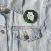 Badge Rond 5 Cm rose blanche (En situation)