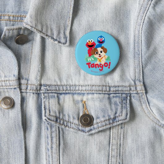 Badge Rond 5 Cm Rue Sésame | C'est Tango avec Elmo & Grover (En situation)