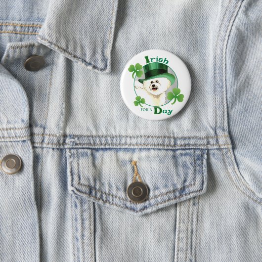 Badge Rond 5 Cm Saint Patrick's Day Bichon (En situation)