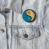 Badge Rond 5 Cm Scorpion & Rat de feu (En situation)
