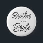 Badge Rond 5 Cm Script de brosse moderne Frère de la fête de marié<br><div class="desc">Design moderne et élégant imprimé Brush Script Heart Brother de The Bride Fête des mariées Party bouton qui peut être customisé avec votre texte. Cliquez sur le bouton "Customiser" et utilisez notre outil de conception pour modifier ce modèle. Découvrez le magasin Graphic Art Design pour d'autres produits qui correspondent à...</div>