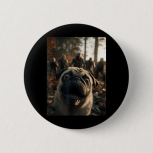 Badge Rond 5 Cm Selfie de pug drôle avec des zombies forêt inquiét