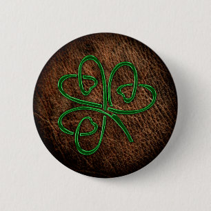 Badge Rond 5 Cm Shamrock chanceux sur la texture en cuir