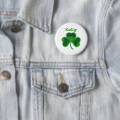 Badge Rond 5 Cm Shamrock de Kelly (En situation)