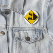 Badge Rond 5 Cm Signe en baisse de route de zone de vache (En situation)