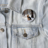 Badge Rond 5 Cm Silencieux Terrier Laisser Il Neige Noël (En situation)