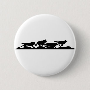 Badge Rond 5 Cm Silhouette de Wolf Noir en course avec le pack