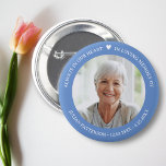 Badge Rond 5 Cm Simple coeur Photo Funéraire Garde-mémoire<br><div class="desc">Honorer votre être aimé avec ce beau bouton avec une photo surlignée par 3 lignes de texte personnalisé et un coeur simple. Modifiez facilement la couleur de l'arrière - plan en fonction de vos besoins. La mémoire de gardien parfaite faveur à distribuer à la famille et aux amis.</div>
