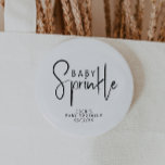 Badge Rond 5 Cm Simple moderne Neutral Bébé Sprinkel<br><div class="desc">Fêtez votre petite fille avec notre simple bouton d'arrosage neutre moderne, avec un design minimaliste noir et blanc qui est moderne et joli. Avec son esthétique propre et d'inspiration boho, l'atmosphère contemporaine et neutre pour le genre est parfaite pour accueillir un bébé garçon ou une fille en toute saison, qu'il...</div>