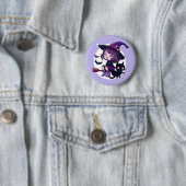 Badge Rond 5 Cm Sorcière mignonne avec une chambre Chat Noir Chat  (En situation)