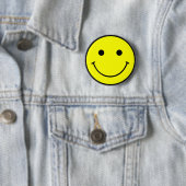 BADGE ROND 5 CM SOURIRE (En situation)