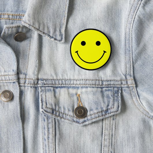 BADGE ROND 5 CM SOURIRE (En situation)