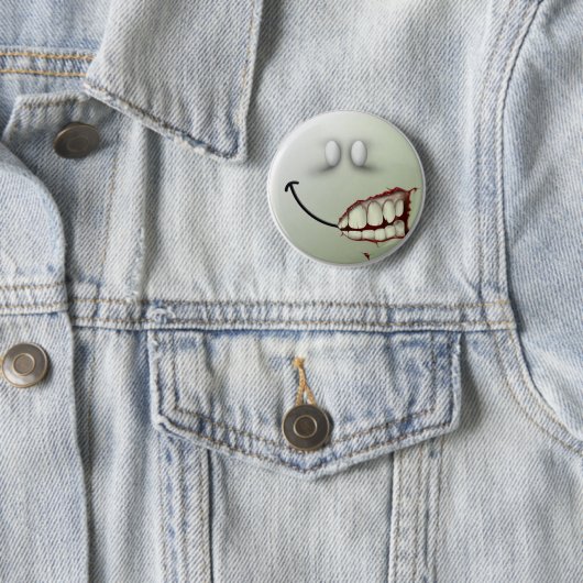 Badge Rond 5 Cm Sourire déplaisant (En situation)