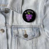 Badge Rond 5 Cm Soyez Graphique Positive Grape Pun Dark BG (En situation)