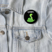 Badge Rond 5 Cm Sssup Funny Hisser Snake Pun Dark BG (En situation)