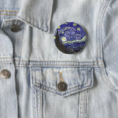 Badge Rond 5 Cm Starry Night, Vincent Van Gogh. (En situation)