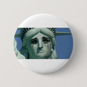 Badge Rond 5 Cm Statue de la liberté pleurante