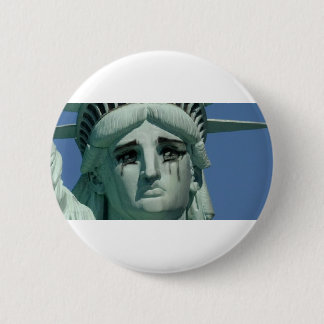 Badge Rond 5 Cm Statue de la liberté pleurante