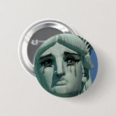 Badge Rond 5 Cm Statue de la liberté pleurante (Devant & derrière)