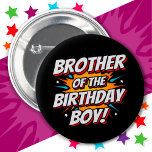 Badge Rond 5 Cm Superhero Party Comics Brother of Birthday Boy<br><div class="desc">Cette bande dessinée cool héros frère de la conception garçon d'anniversaire est parfait pour un thème de fête d'anniversaire super-héros! Idéal pour le frère des garçons qui aiment les super-héros de bande dessinée ou les méchants avec des super-pouvoirs ! Caractéristiques 'Frère du Garçon d'Anniversaire ! ' heureux message d'anniversaire dans...</div>