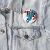 Badge Rond 5 Cm Superman Poing droit levé (En situation)