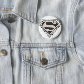 Badge Rond 5 Cm Superman S-Shield | C'est Showtime ! Logo (En situation)