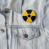 Badge Rond 5 Cm Symbole de rayonnement (En situation)