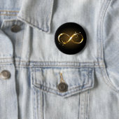 Badge Rond 5 Cm Symbole d'infini doré (En situation)