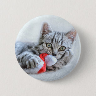 Badge Rond 5 Cm Tabby gris mou Chat avec Noël Casquette