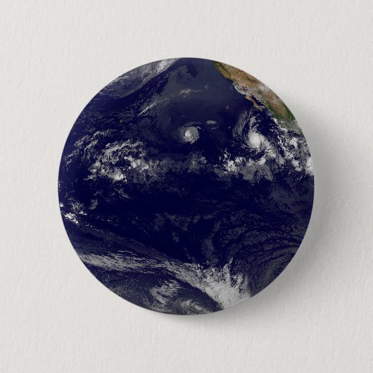 Badge Rond 5 Cm Terre Avec Trois Cyclones Tropicaux Dans Le Pacifi (Devant)