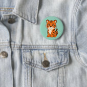 Badge Rond 5 Cm Tigreau mignon sur fond vert (En situation)