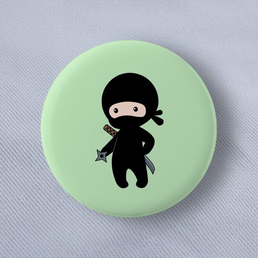Badge Rond 5 Cm Tiny Ninja Holding Throwing Star sur Green