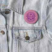 Badge Rond 5 Cm Titre : "Scrapbookers - Couper, Coller et Répéter" (En situation)