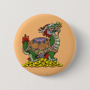 Badge Rond 5 Cm Tortue à tête de dragon assise sur beaucoup de piè