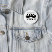Badge Rond 5 Cm Tours libres de moustache (En situation)