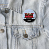 Badge Rond 5 Cm Tramway rouge du Nouvel An (En situation)