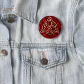 Badge Rond 5 Cm Triquetra Red Silk (En situation)