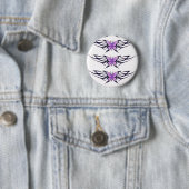 Badge Rond 5 Cm trois papillons violets (En situation)