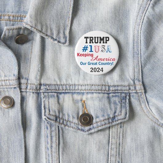 Badge Rond 5 Cm Trump 2024 MODIFIER Nom  (En situation)