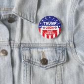 BADGE ROND 5 CM TRUMP 2024 SAVE AMERICA (En situation)