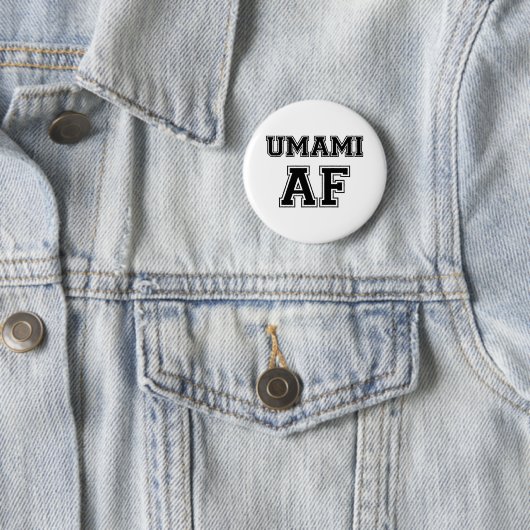 BADGE ROND 5 CM UMAMI AF (En situation)