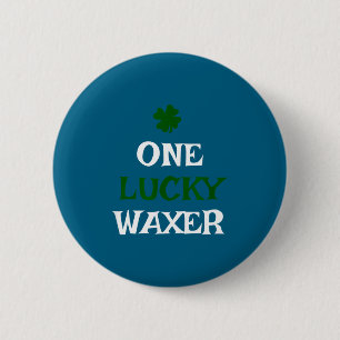Badge Rond 5 Cm Un chanceux à la cire jour de la saint patrick drô