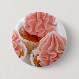 Badge Rond 5 Cm Un gâteau sucré à glaçage rose