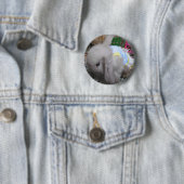 Badge Rond 5 Cm Un lapin en robe (En situation)