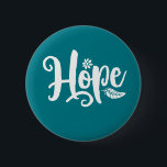 Badge Rond 5 Cm Un Mot Qui Dit Hope Cursive Calligraphie<br><div class="desc">J'espère. Citation inspirante et motivante et dire design avec message positif et slogan de vie stimulant. La typographie cool est une marchandise pour ceux qui recherchent un mot qui définit votre attitude et votre bonne humeur. Parfait pour ceux qui aiment les citations sarcastiques drôles, l'humour spirituel, l'attitude sassy et le...</div>