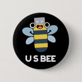 Badge Rond 5 Cm US Bee Funny USB - Jeu technique Dark BG (Devant)