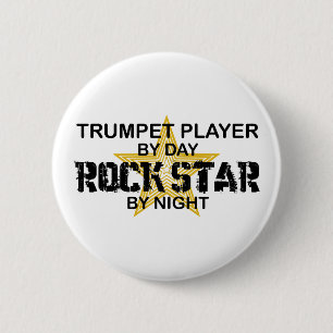 Badge Rond 5 Cm Vedette du rock de trompette par nuit