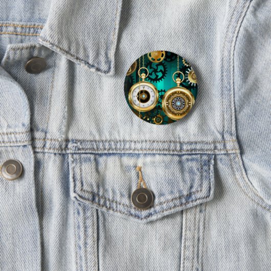 Badge Rond 5 Cm Veille bijoux Steampunk sur un Arrière - plan vert (En situation)