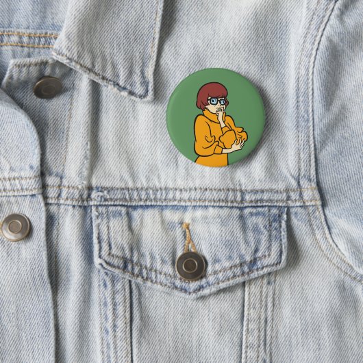 Badge Rond 5 Cm Velma Thinking (En situation)