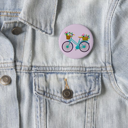 Badge Rond 5 Cm Vélo avec fleurs en VTT (En situation)